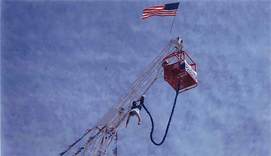 Bungee Jumping . AMI Dallas . Texas . USA