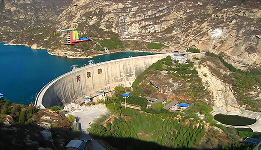 Bungee Jumping . Qinglongxia Reservoir . China